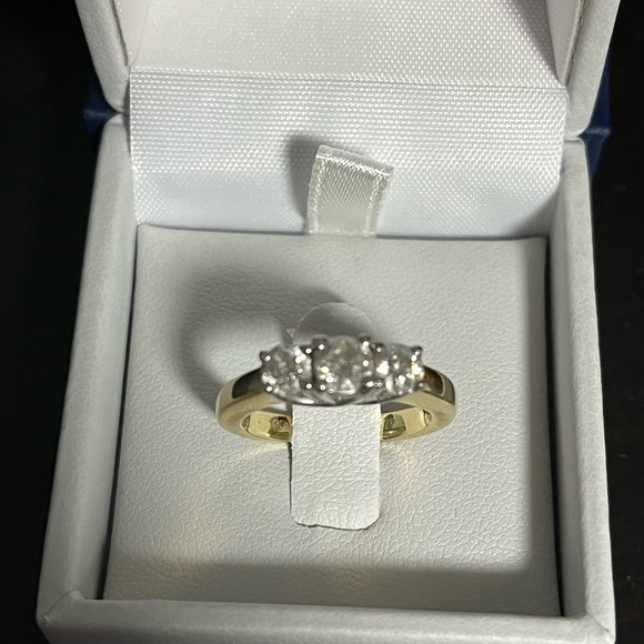 1.00 CT. T.W. Diamond Three Stone Ring in 14K Gold - Picture 7 of 13
